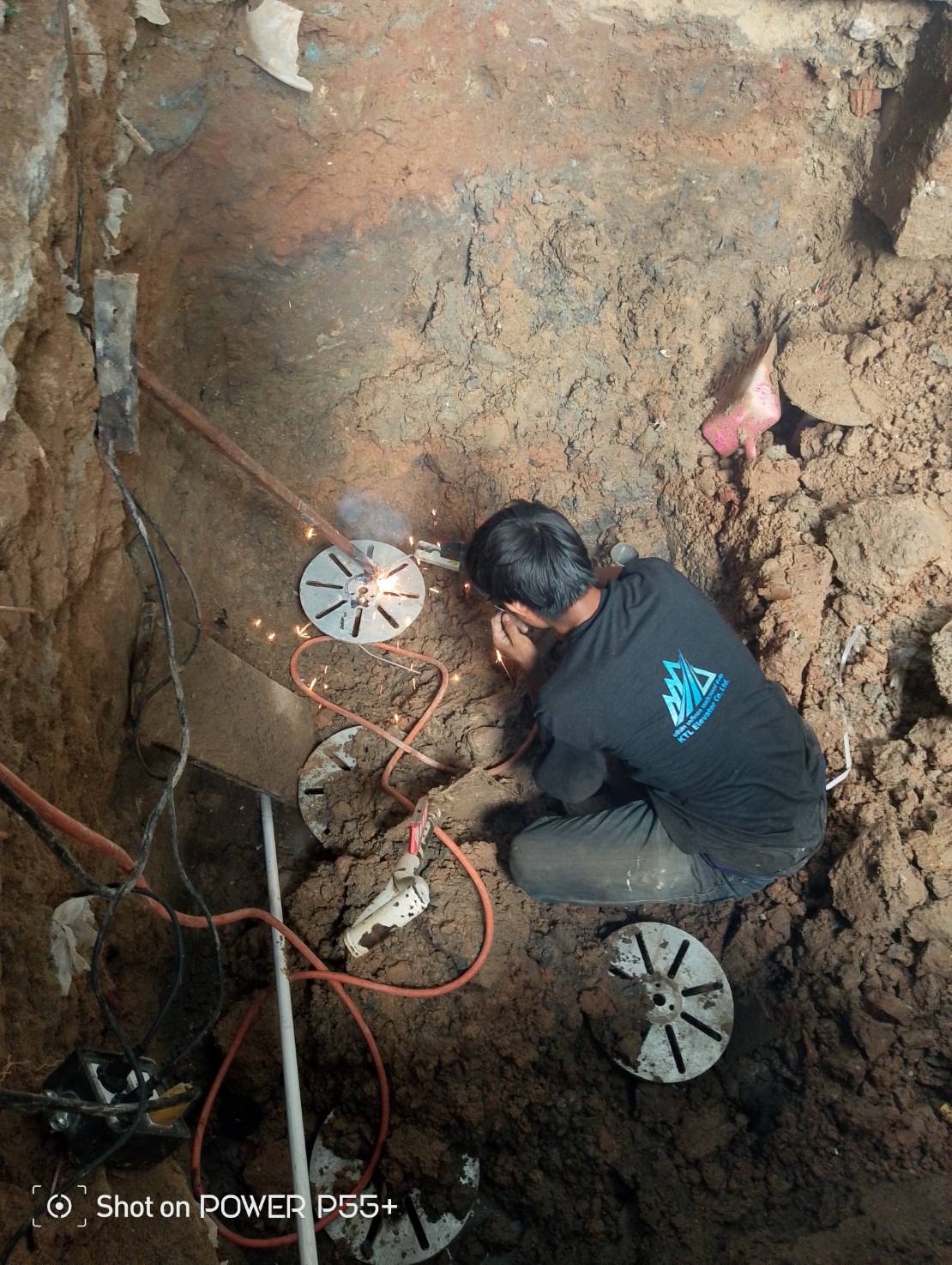 PIT STRUCTURE